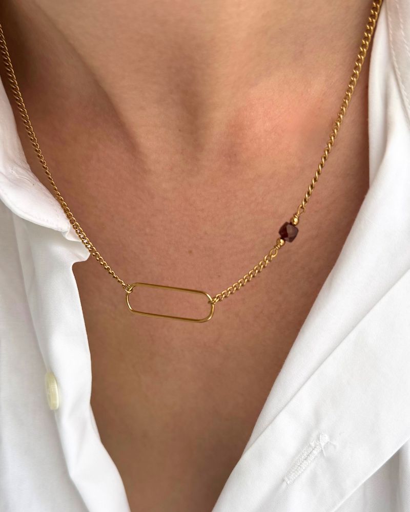 subtiele gouden ketting met parel of steen