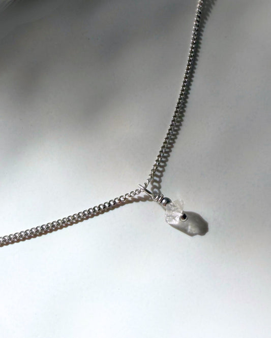 zilveren ketting met bergkristal