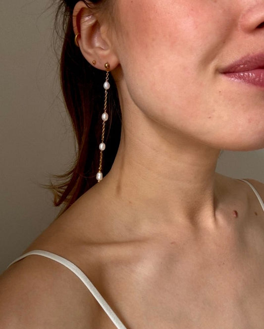 Camille | Lange gouden oorbellen met parels | Stainless steel