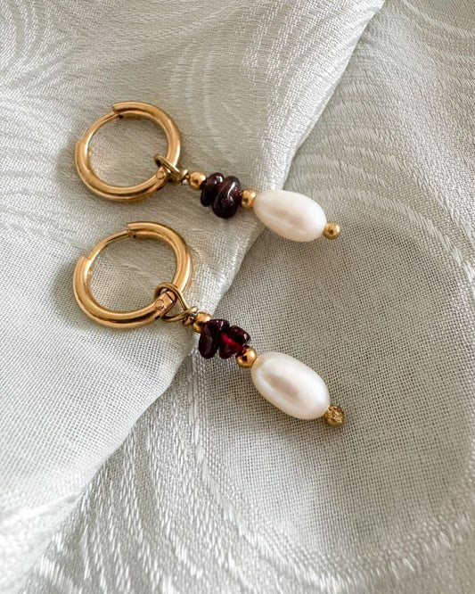 Galia | Oorbellen met granaatsteen en zoetwaterparels | Stainless steel