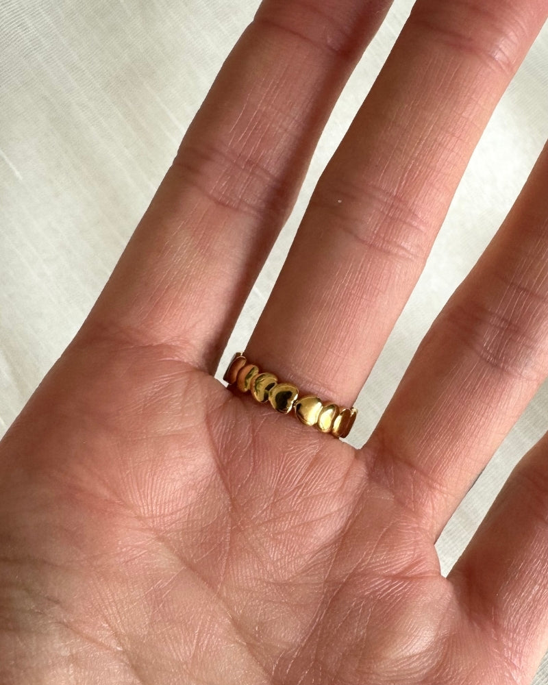 Odette | Gouden hartjesring met enamel | Goud stainless steel
