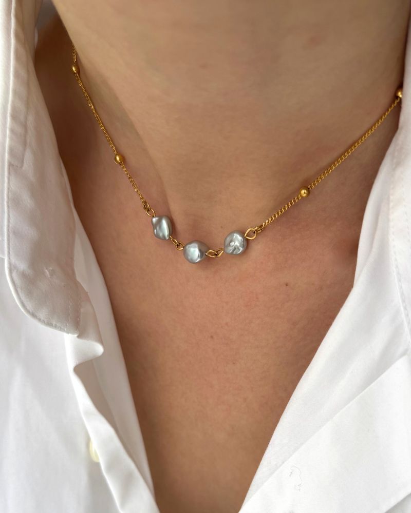 Jean | Gouden ketting met grijze parels | Goud stainless steel