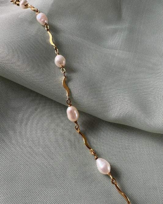 Angelina | Gouden armband met zoetwaterparels | Stainless steel