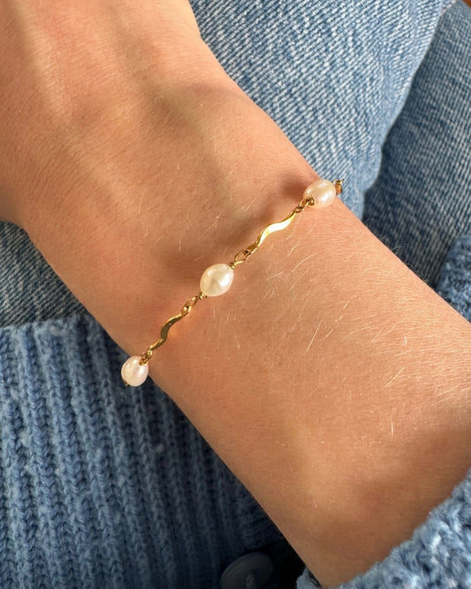 Angelina | Gouden armband met zoetwaterparels | Stainless steel