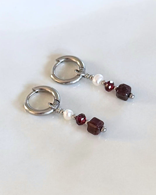 zilveren oorbellen met granaat hangers