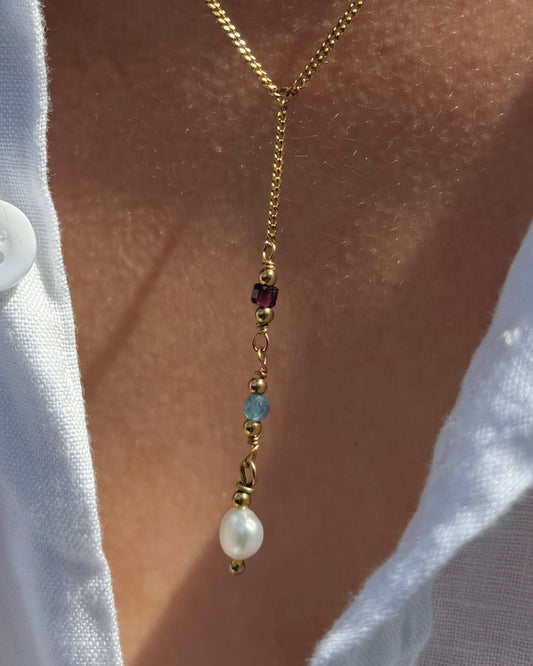Ophelia | Y-ketting goud | Met parels, granaatsteen & aquamarijn