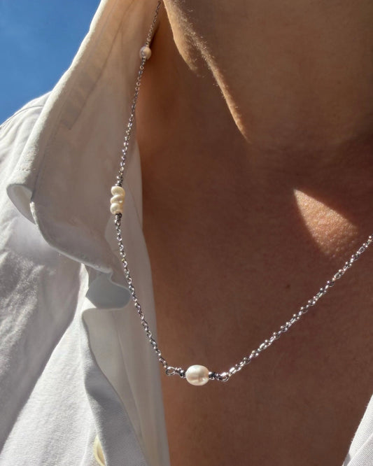 zilveren ketting met pareltjes