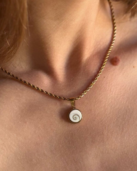 Rope ketting met schelp stainless steel goud