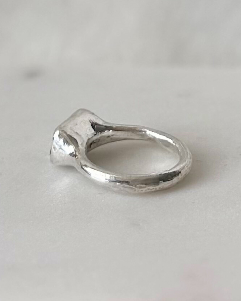 Handgemaakte zilveren ring | Massief 999 zilver | 'Stop and Stare'