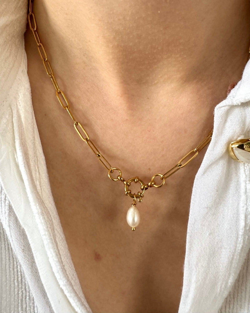 Cleo | Gouden statement ketting met zoetwaterparel | Stainless steel