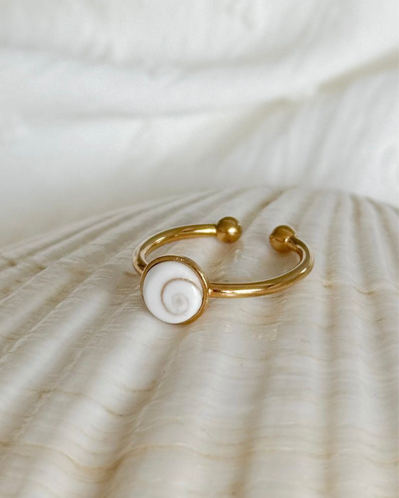 Schelp ring met Shiva eye | Goud stainless steel