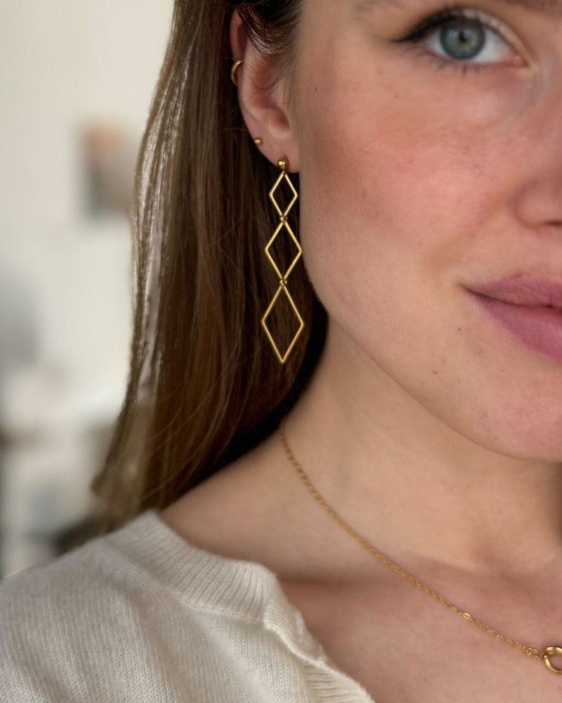 Kya | Lange oorbellen met ruiten | Goud stainless steel oorstekers