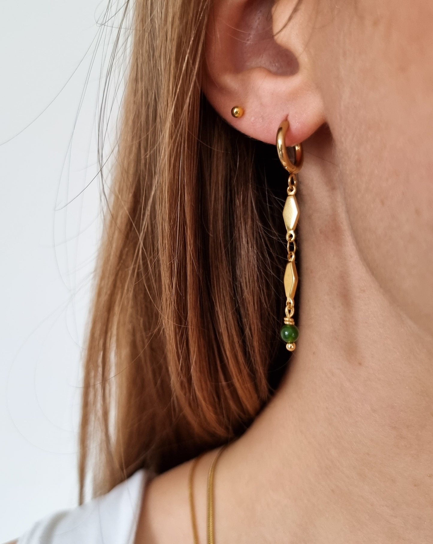 Polly | Lange, gouden oorbellen met parels of Jade | Stainless steel