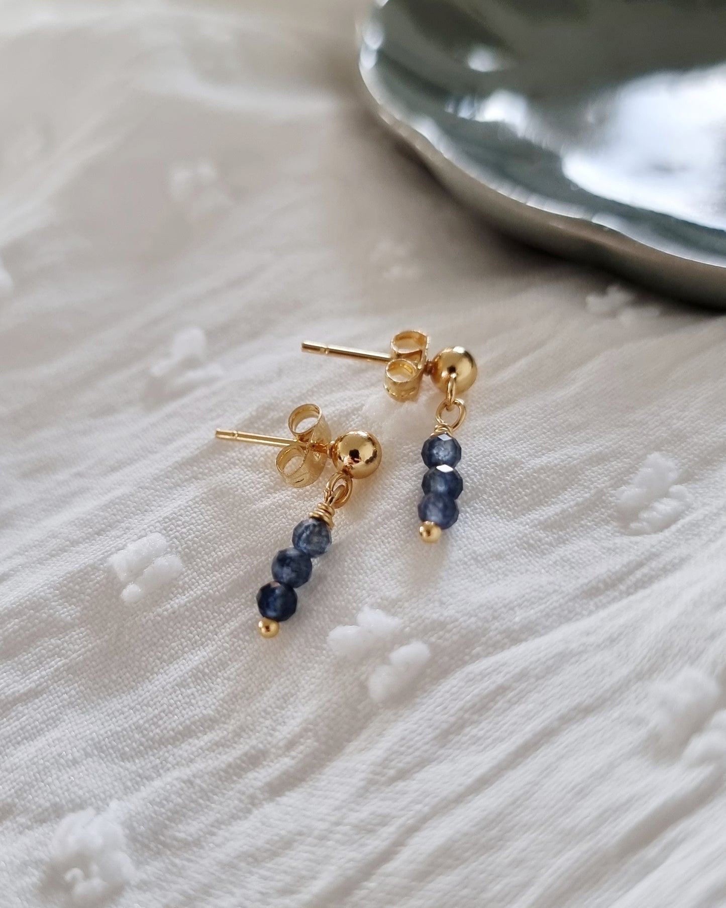 Gouden oorstekers met blauwe Quartz | Roestvrij staal
