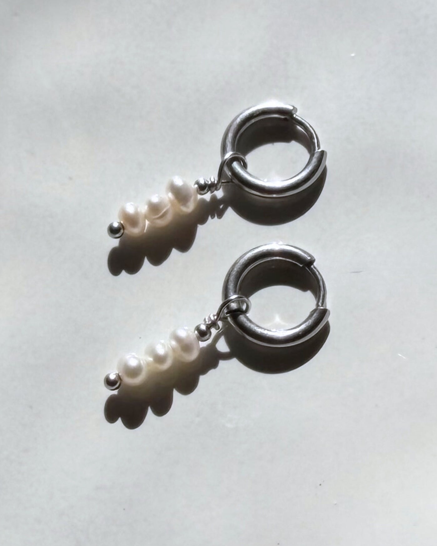 Oorbellen met kleine zoetwaterparels | Zilver stainless steel