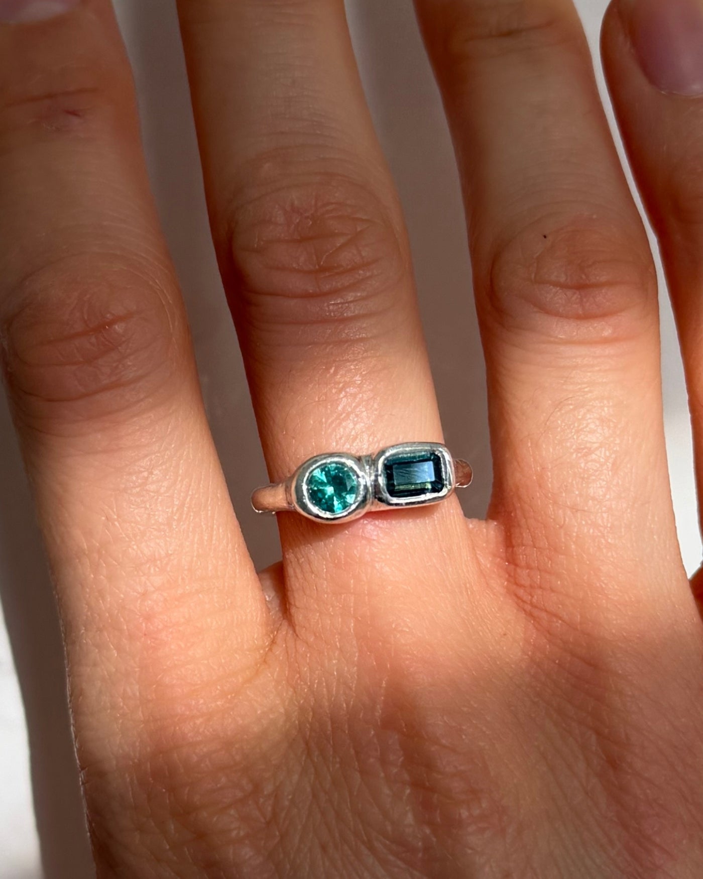 massief zilveren ring met stenen