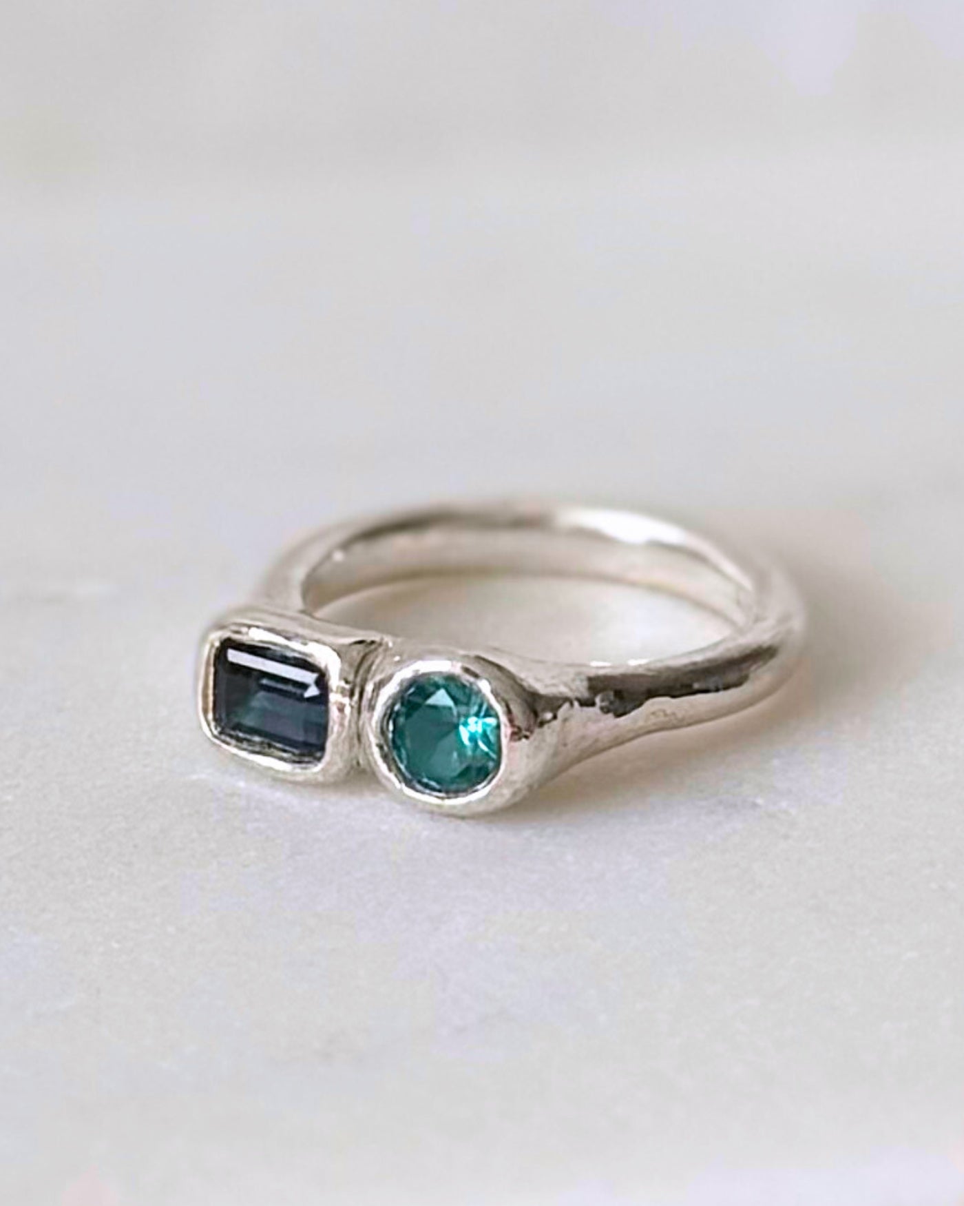 Handgemaakte zilveren ring | Massief zilver | 'Lagoon Duet'