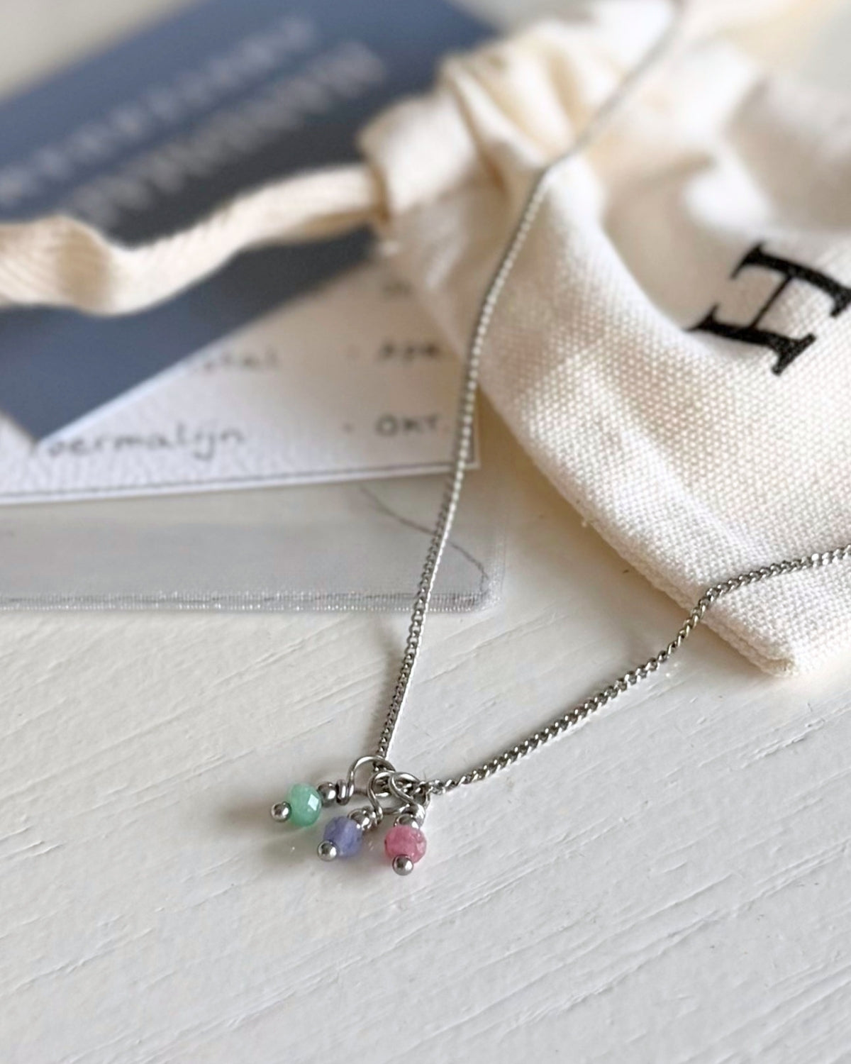 Ketting met 3 geboortestenen zilver