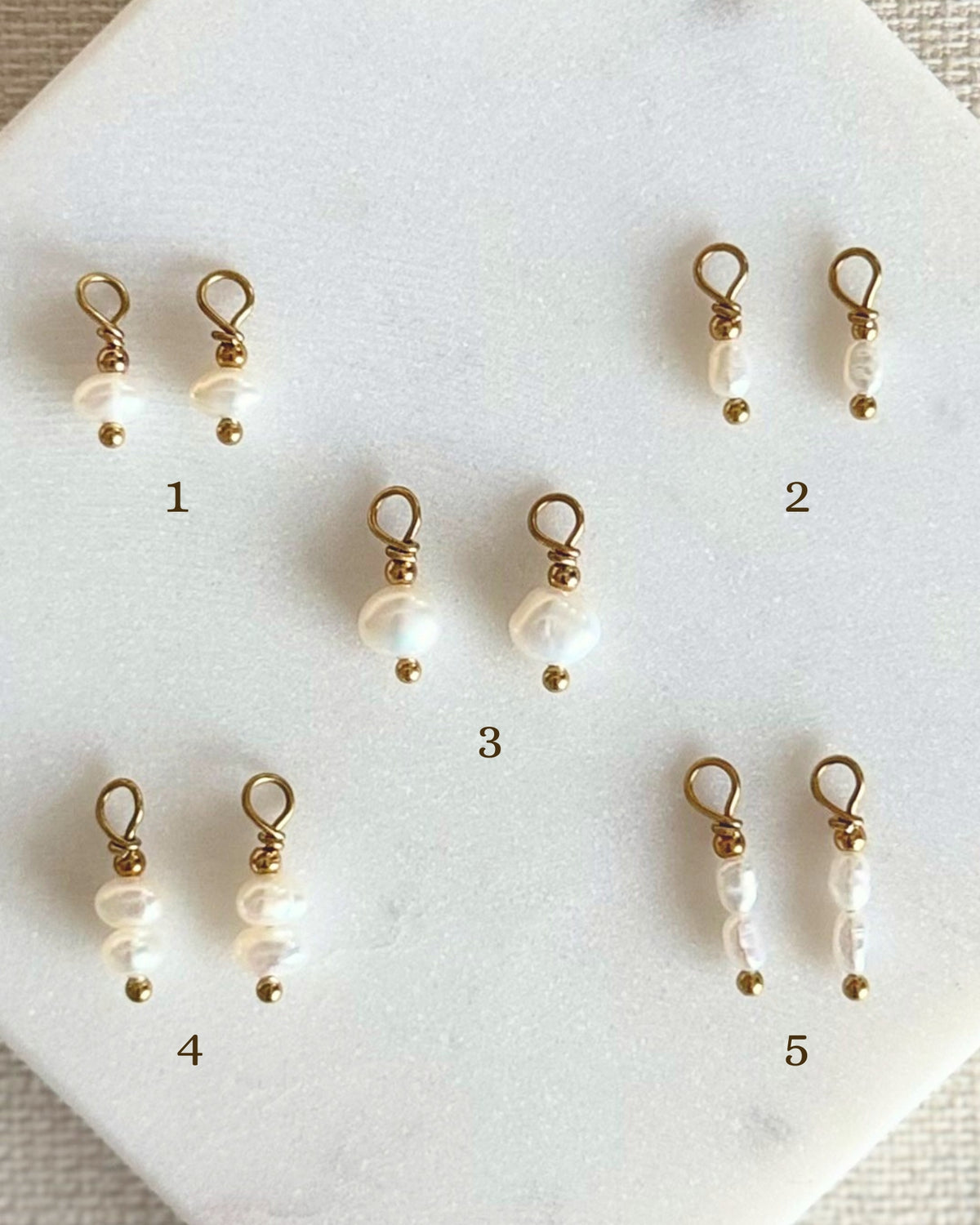 gouden oorbel hangertjes met kleine parels