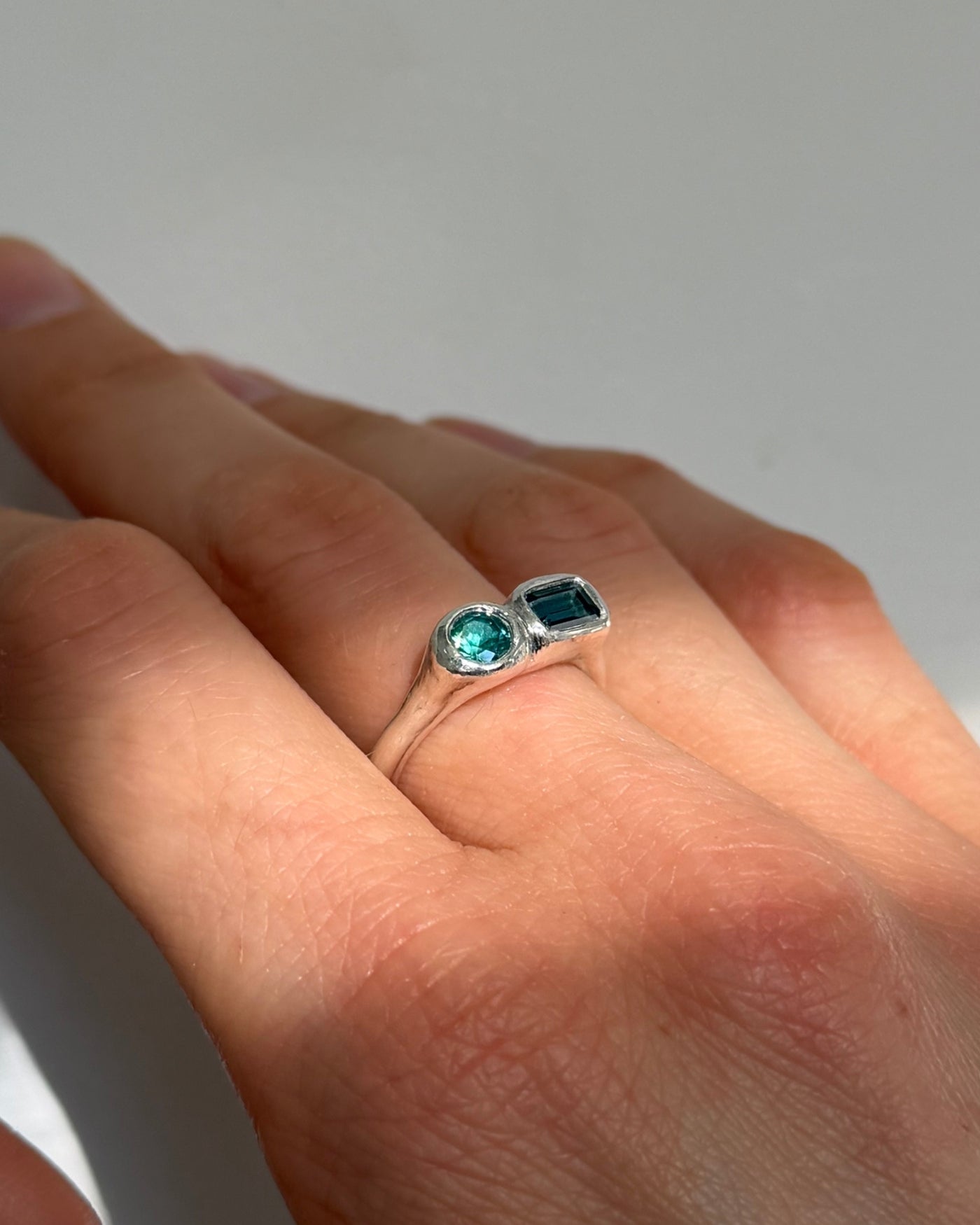 Handgemaakte zilveren ring | Massief zilver | 'Lagoon Duet'