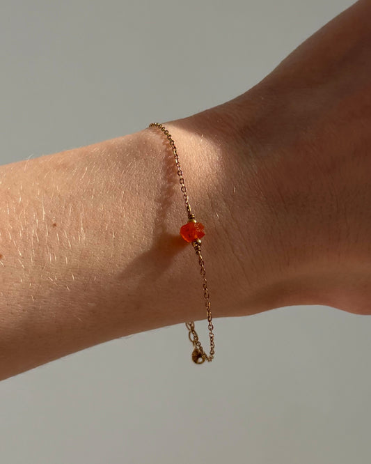 Sahara | Gouden armband met ruwe Carneool | Stainless steel