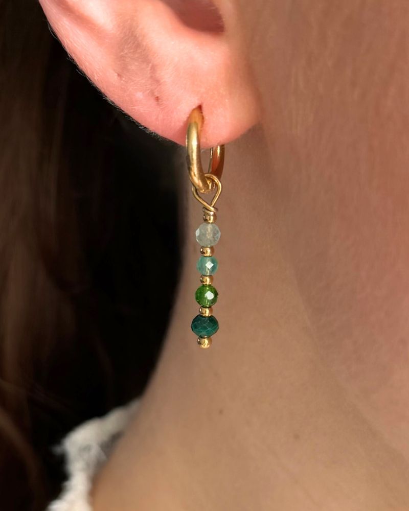 Stainless steel oorbellen met groene stenen