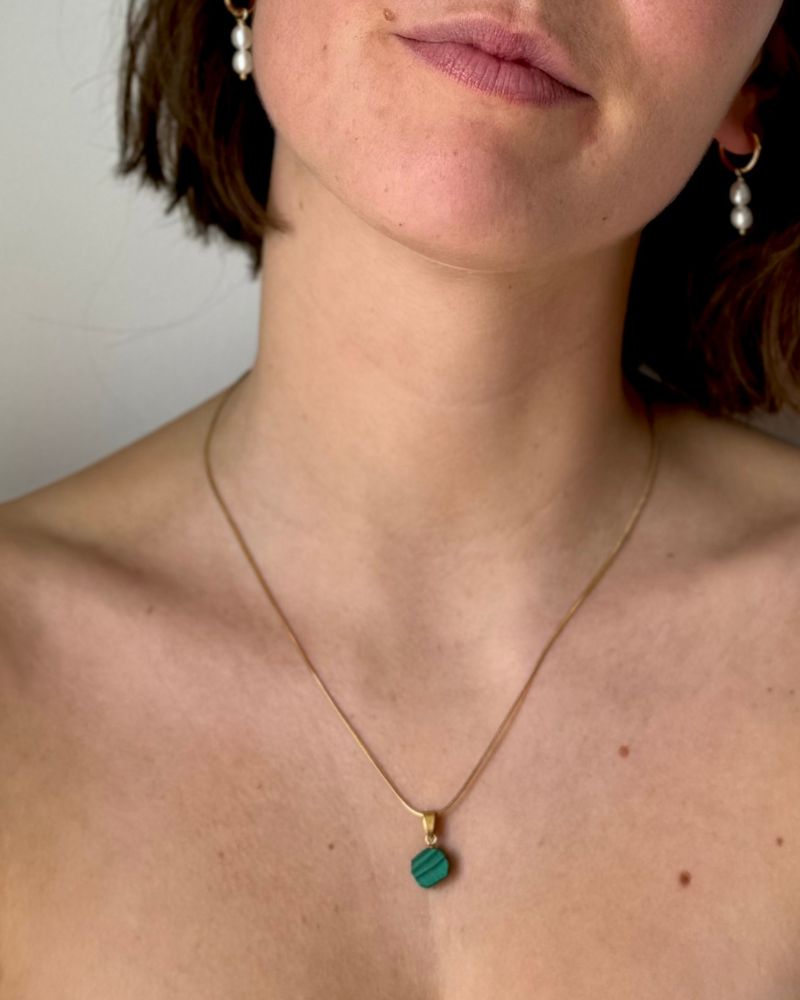 Traveller Dames Ketting met Hanger - 22kt Verguld - Echt Malachiet - Groen - Kristal - 11mm - 40 4 4 cm Traveller Dames Ketting met Hanger - 22kt Verguld - Echt Malachiet - Groen - Kristal - 11mm - 40 4 4 cm