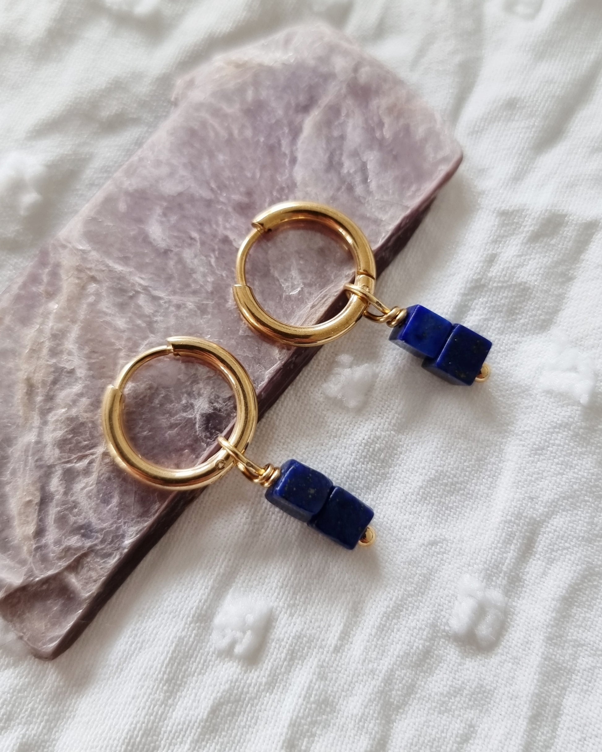 Goud rvs oorbellen lapis lazuli