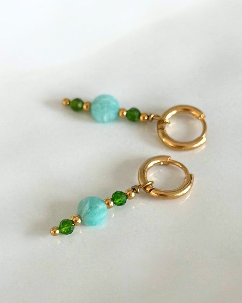 Oorbellen met blauwe en groene stenen Goud stainless steel