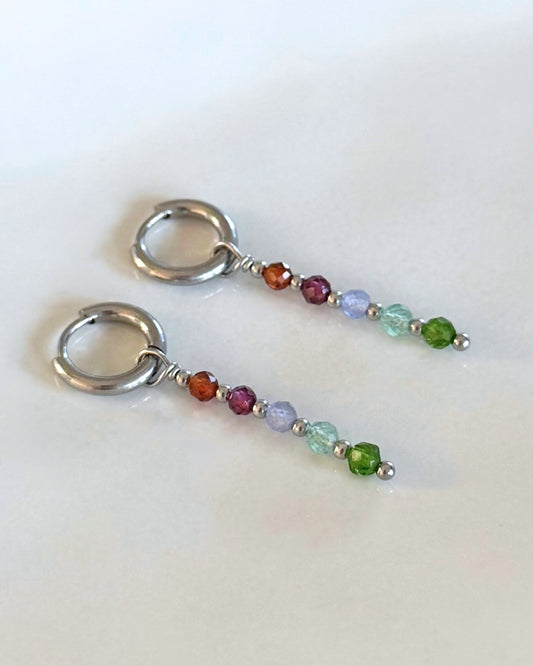 Nuri | Regenboog oorbellen met edelstenen | Zilver stainless steel