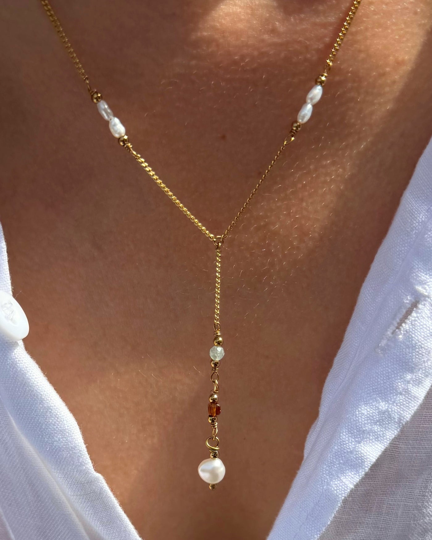 Y-ketting goud | Met parels en groene & oranje edelstenen