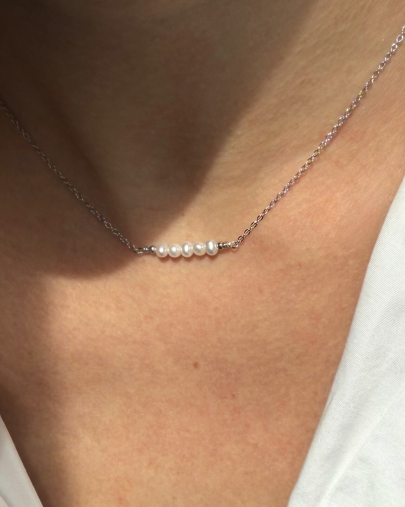 subtiele ketting met parels zilver