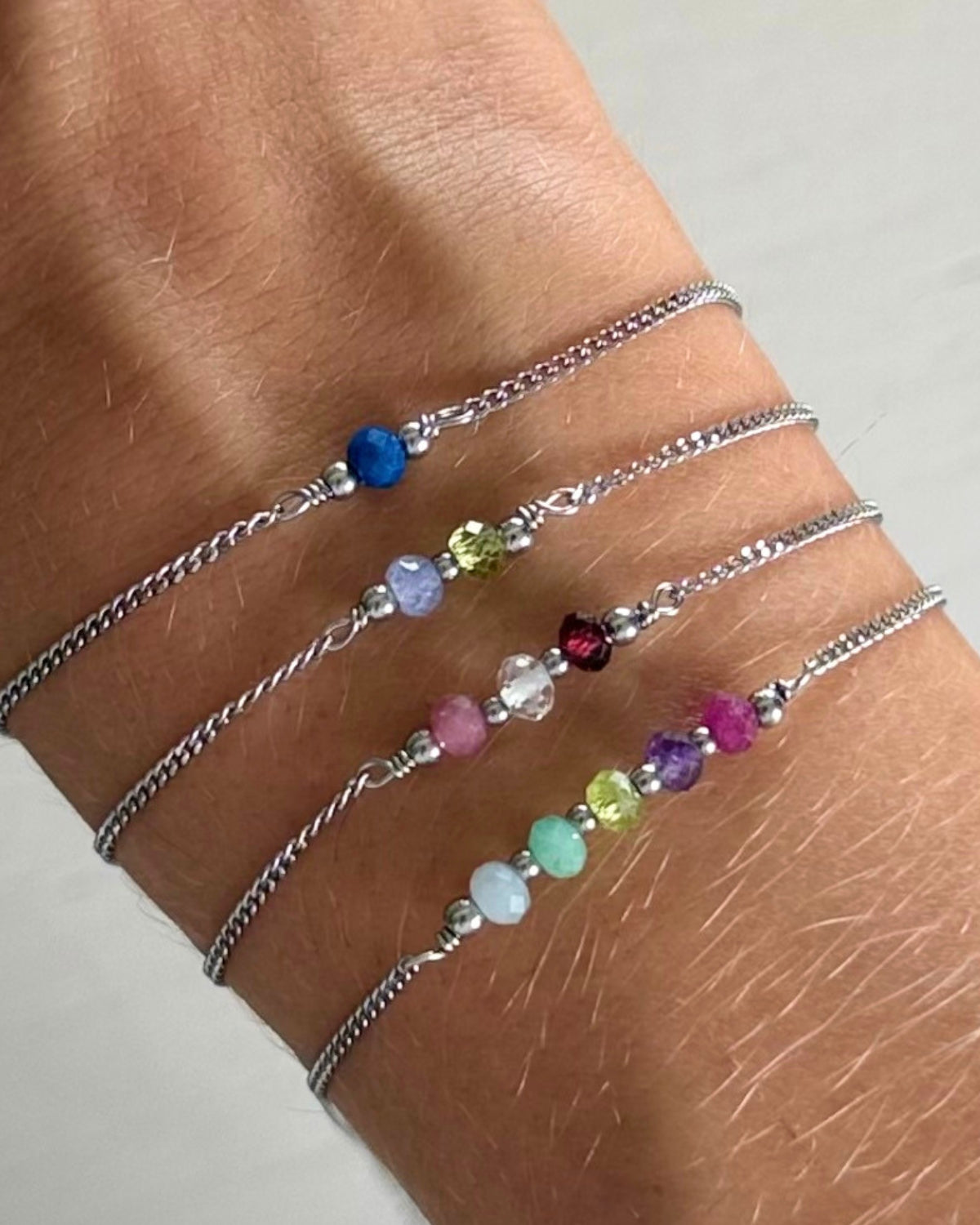 Geboortestenen armband Met 1, 2, 3, 4, 5 of 6 geboortesteentjes Zilver