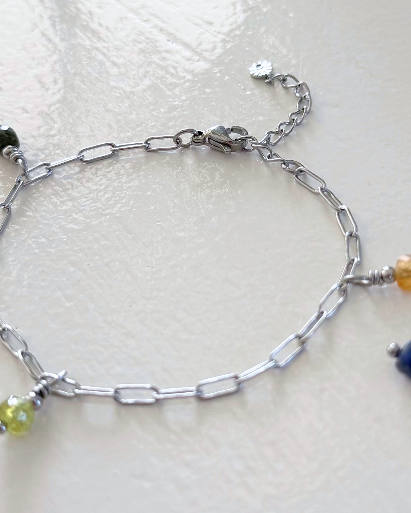 Geboortesteen armband met 1, 2, 3, 4 of 5 birthstones | Zilver stainless steel