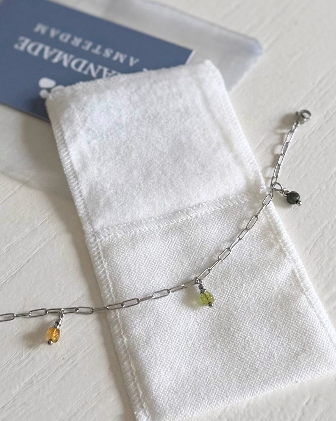 zilveren birthstone armband met 3 geboortestenen