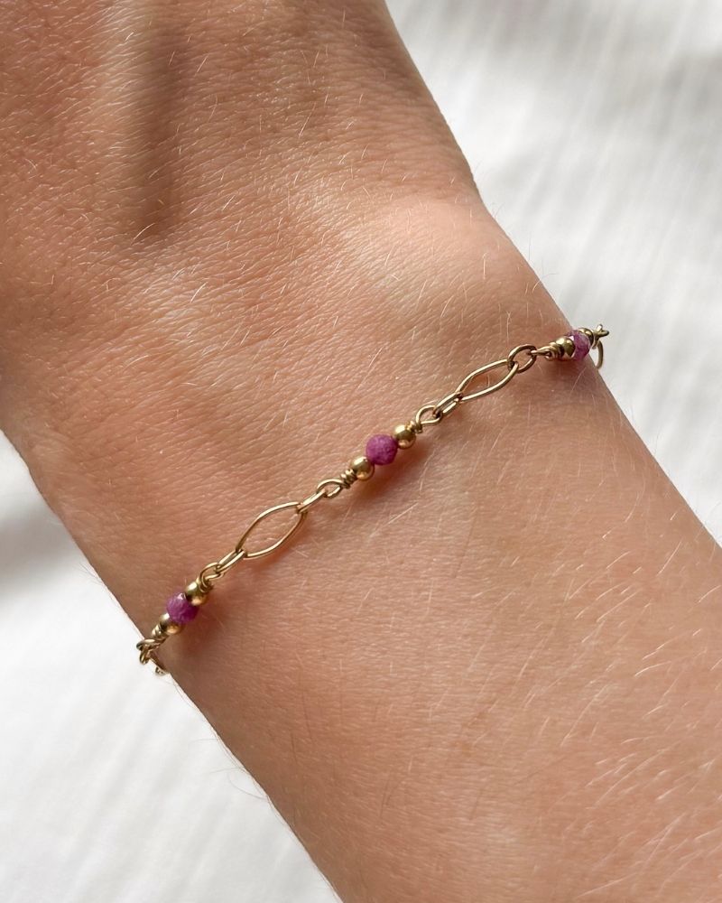 Maya | Robijn armband | Goud stainless steel & echte edelstenen