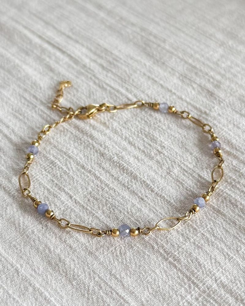 Maya | Tanzaniet armband | Goud stainless steel & echte edelstenen