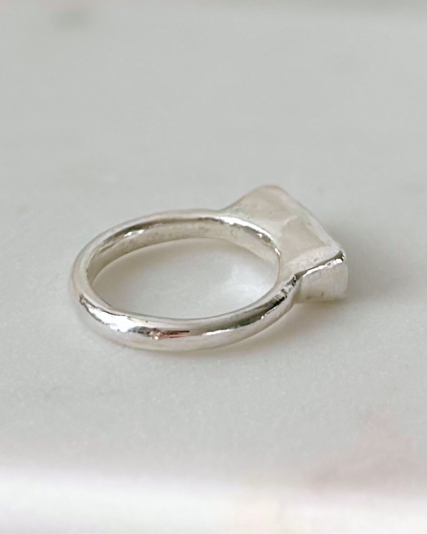 Handgemaakte ring zilver | Met paarse stenen | 'Fields of Amethyst'