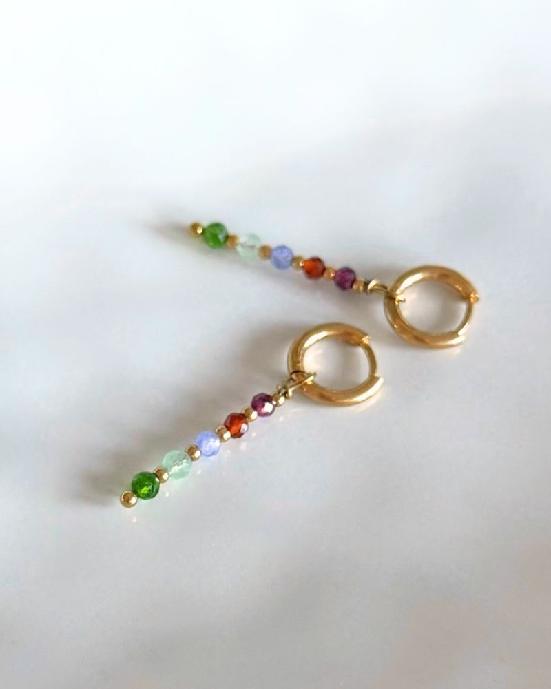 Nuri | Regenboog oorbellen met edelstenen | Goud stainless steel