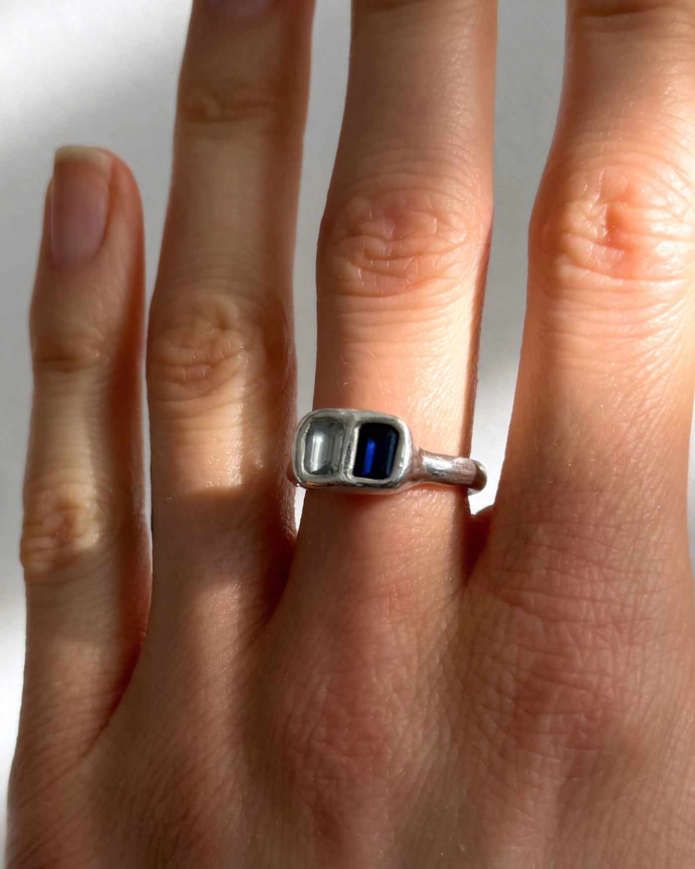 Unieke zilveren ring met groene stenen Handgemaakt