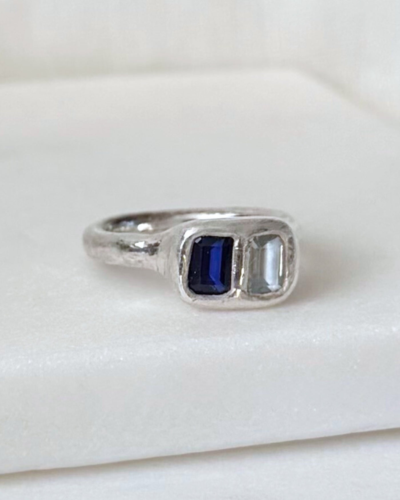 handgemaakte ring blauwe stenen zilver