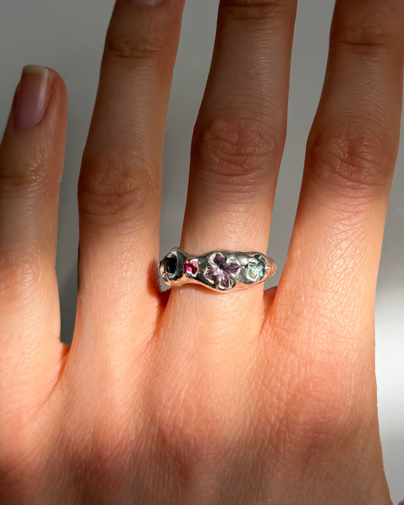 kleurrijke ring massief zilver