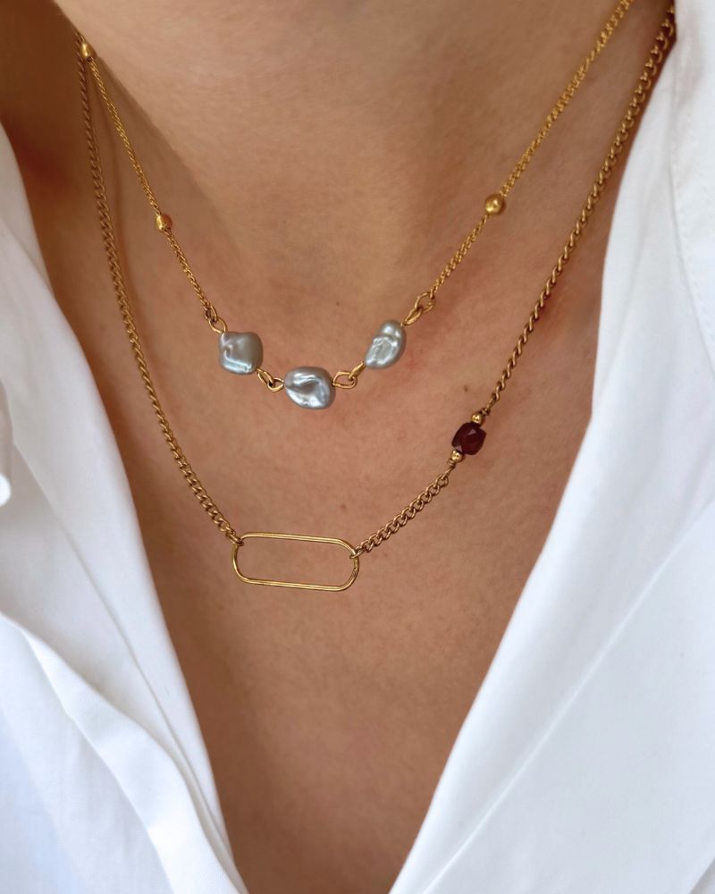 Jean | Gouden ketting met grijze parels | Goud stainless steel