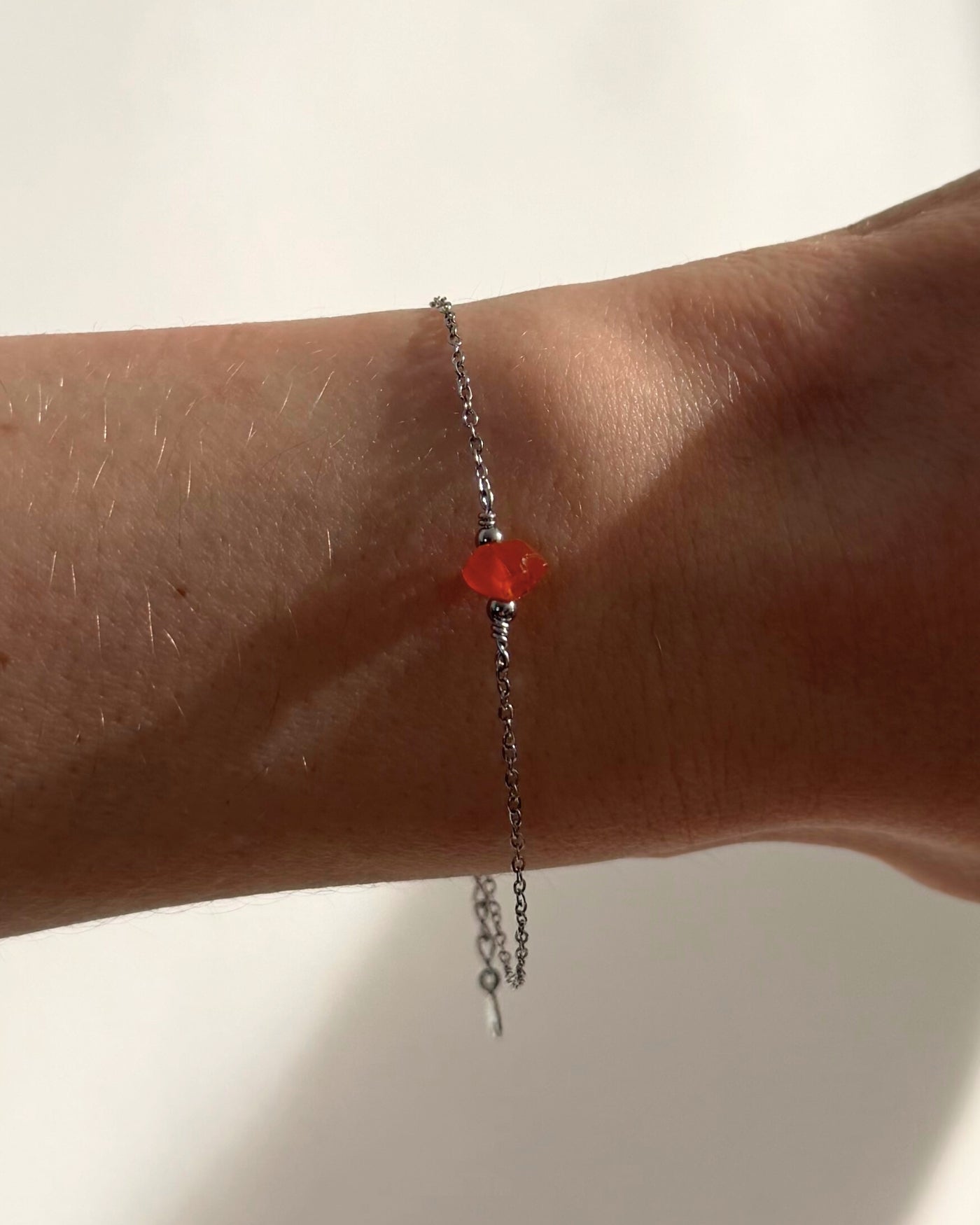 Armband met ruwe Carneool | Zilver stainless steel