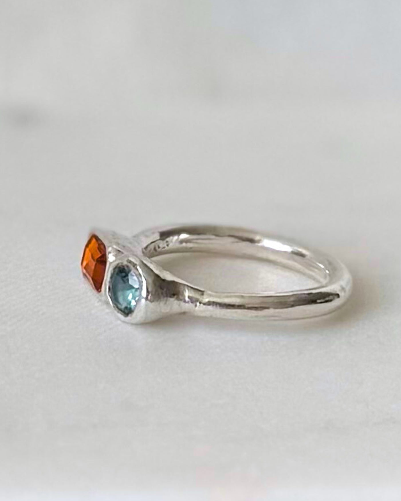 Handgemaakte zilveren ring | Massief 999 zilver | 'Fire meets Sea'