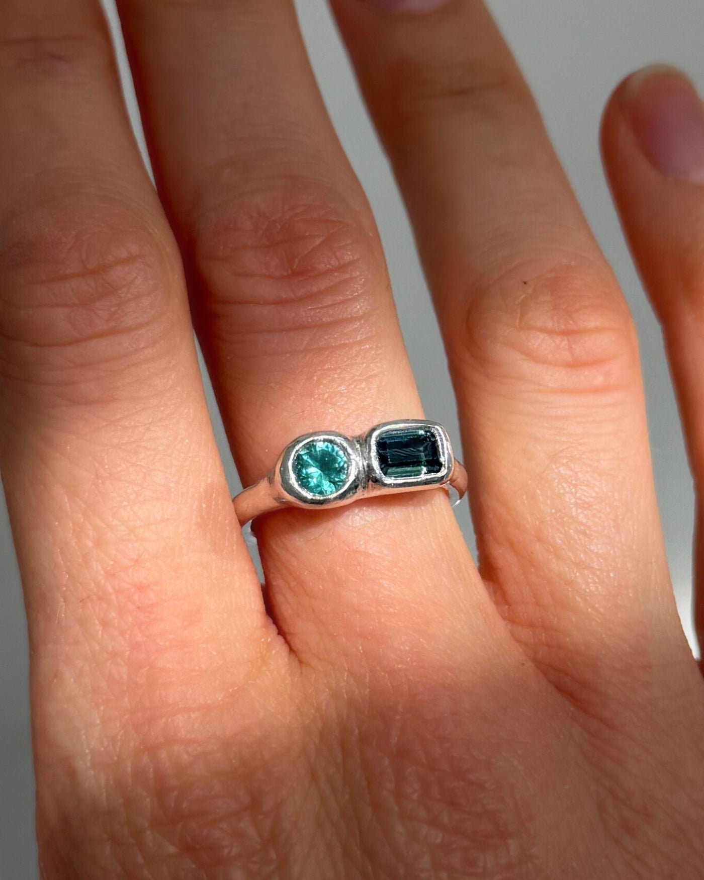 Handgemaakte zilveren ring | Massief zilver | 'Lagoon Duet'