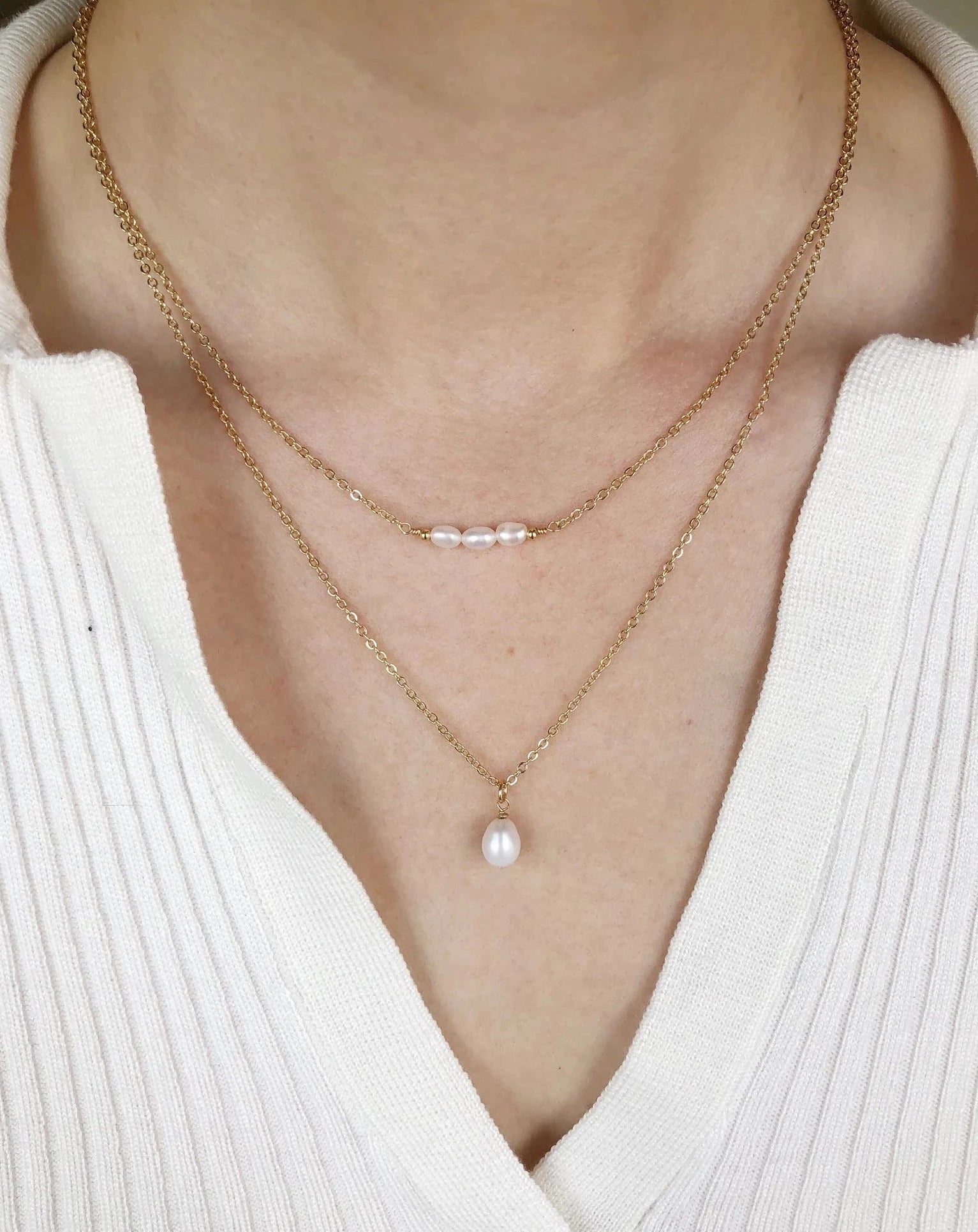 Minimalistische gouden ketting met zoetwater parels